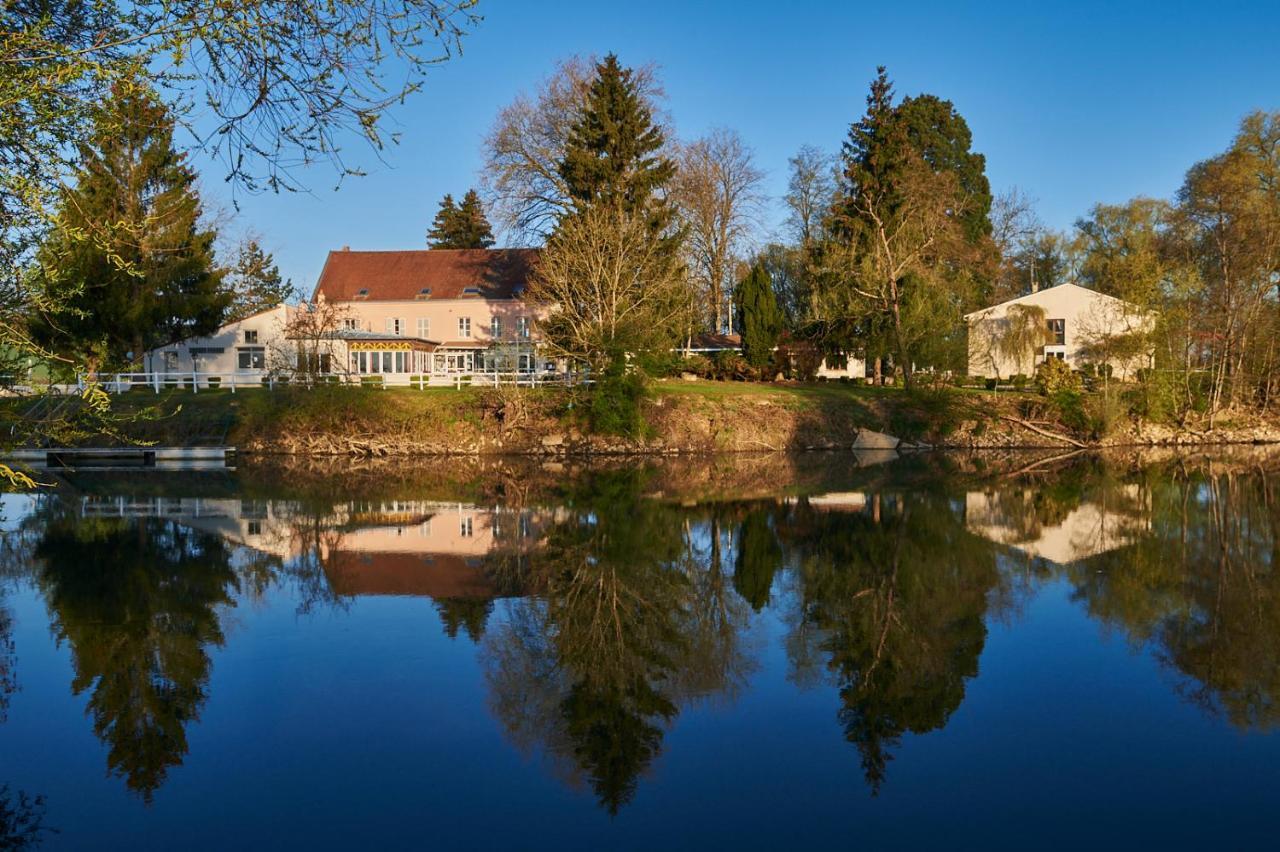 Logis Auberge Du Port Bazeilles Exterior photo